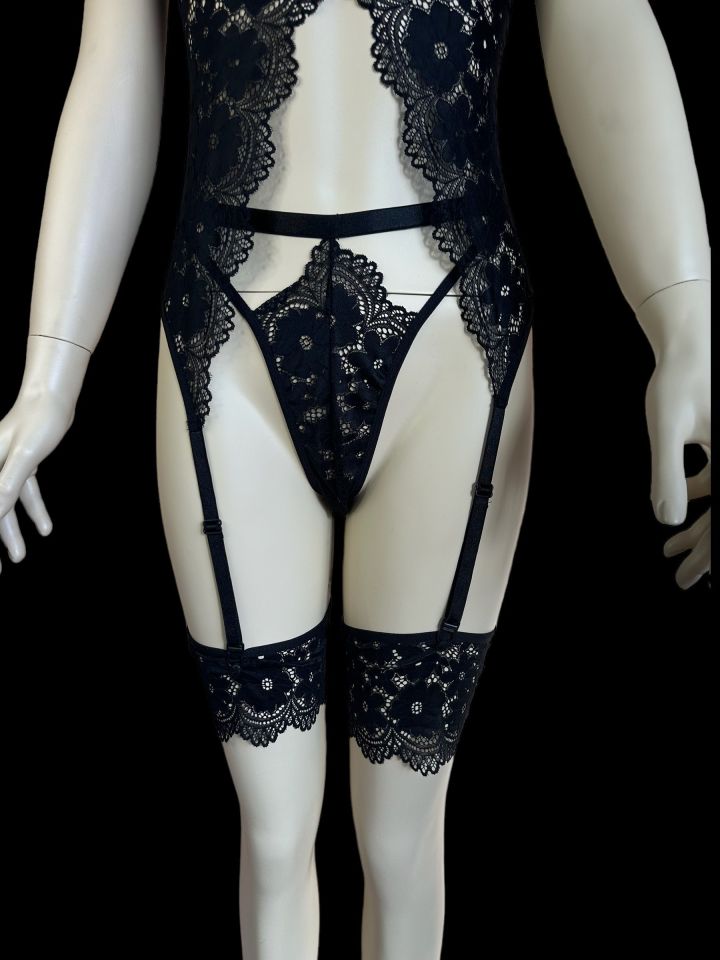 Kadın Siyah Dantel Jartiyerli Bodysuit Tanga Bacak Aksesuarı Takım- 8461 Siyah - XL