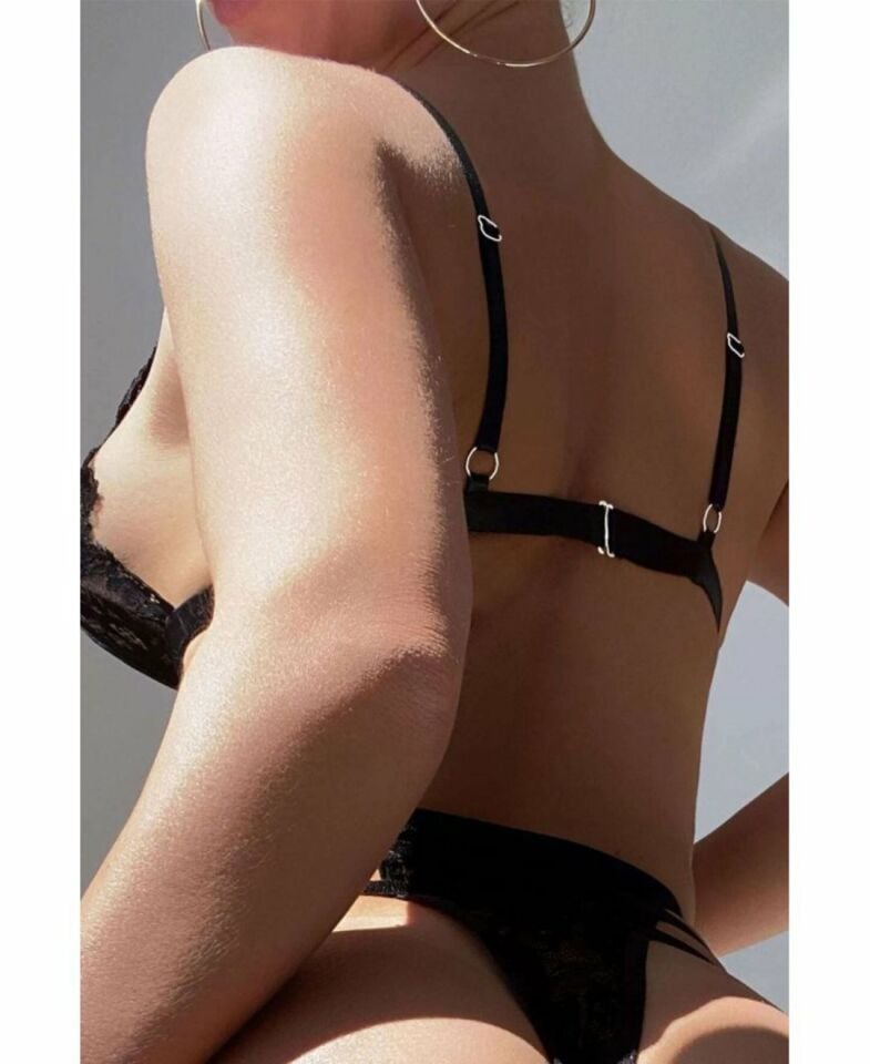 Kadın Dantelli Göğüs Dekolteli Jartiyer Detaylı Bodysuit Siyah - S