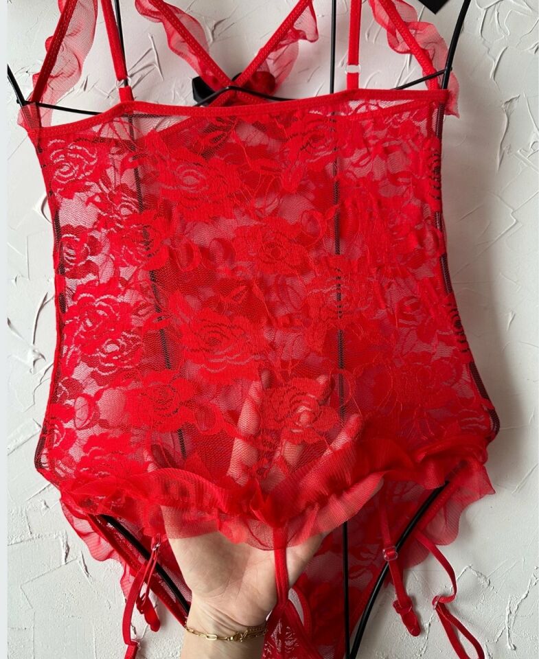 Intive Fantasy Dantel Göğsü ve Özel Bölgesi Açık Jartiyerli Bodysuit (ÇORAPSIZ) Kırmızı - S/M