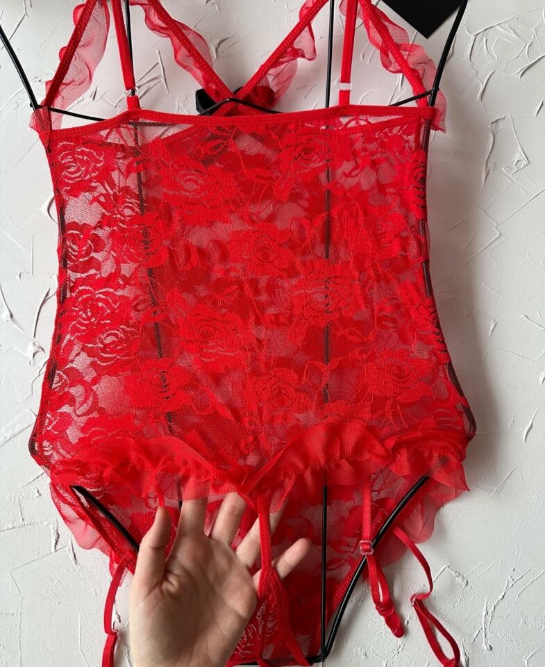 Intive Fantasy Dantel Göğsü ve Özel Bölgesi Açık Jartiyerli Bodysuit (ÇORAPSIZ) Kırmızı - S/M