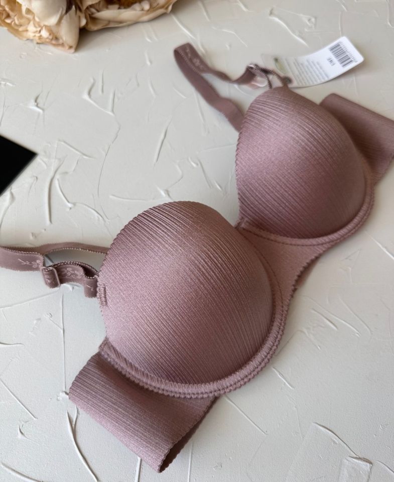 Samanta Balenli Desteksiz Lazer Kesim Parlak Kumaşlı İthal Sütyen -42 Bej - 90B