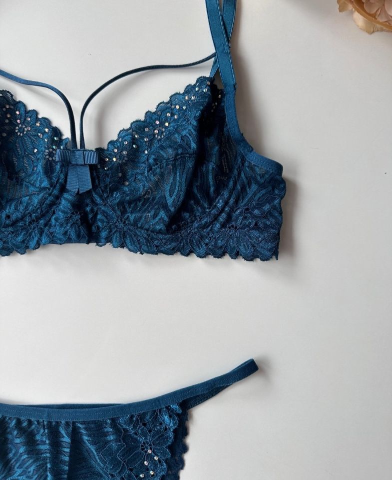 Lace Love Parlak Kumaş Dantelli Balenli Cheeky Külot Sütyen Takım Petrol Yeşili - 90B