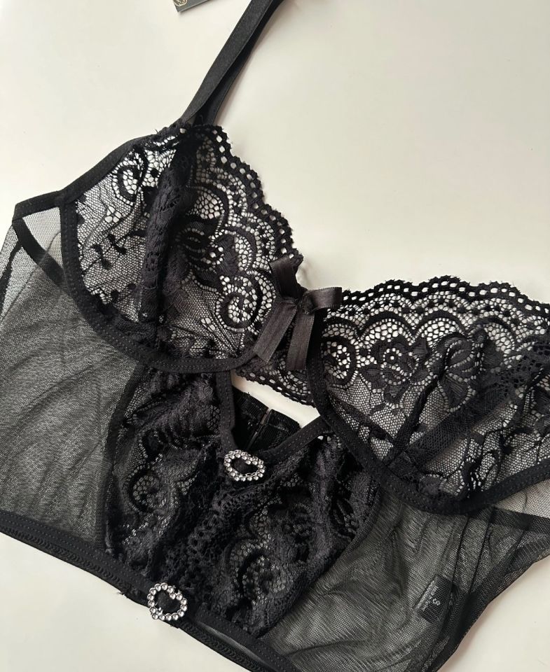 Kadın Siyah Kalp Aksesuar Detaylı Balensiz Transparan Cheeky Külot Takım -8454 Siyah - XL