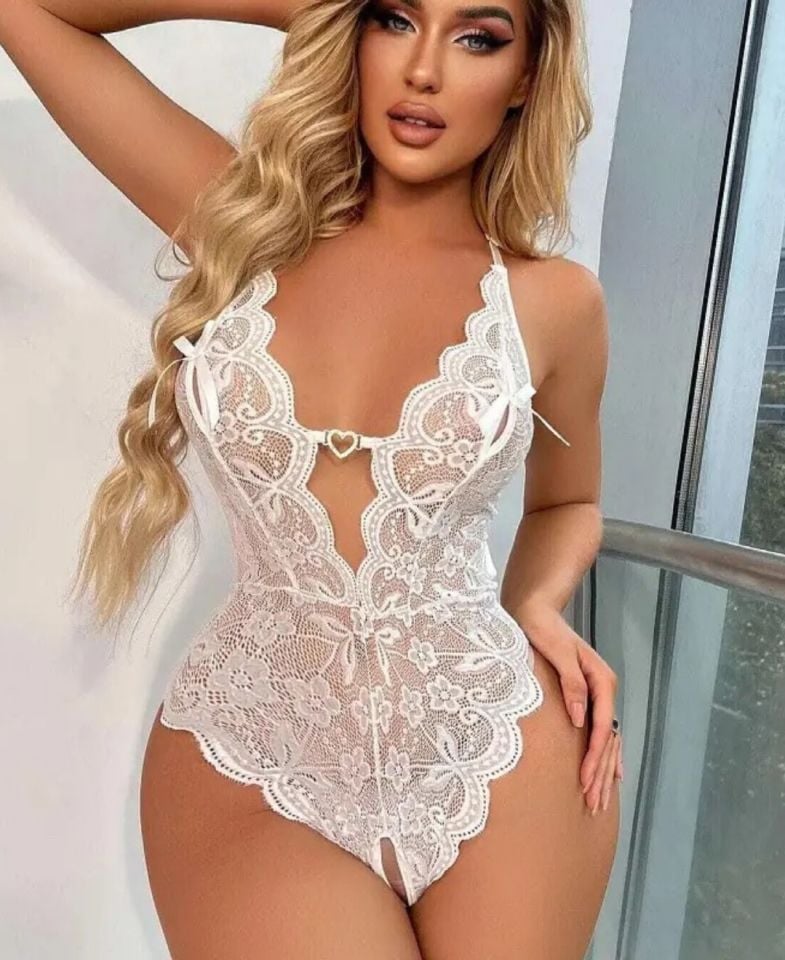 Kadın Dantelli Kalp Aksesuarlı Göğüs ve Ağı Açık Babydoll/Bodysuit -8459 Beyaz - XL