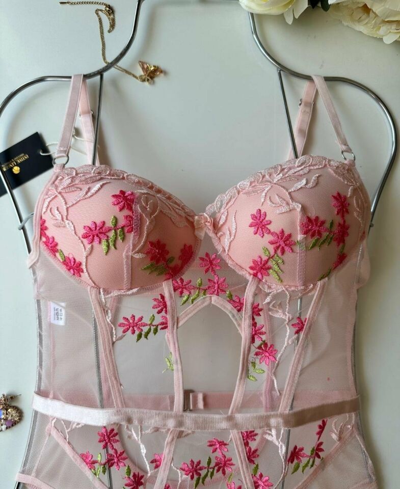 Alora Çiçek Desenli Transparan Tasarım Jartiyerli Padlli Bodysuit Pembe - S