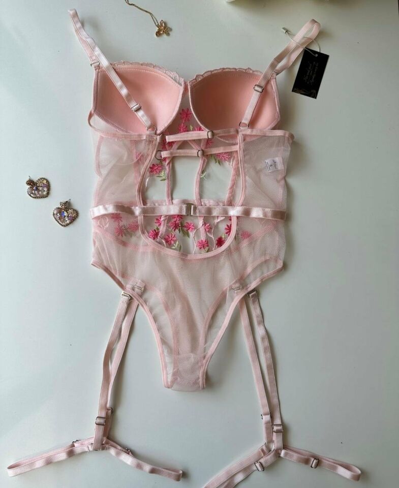 Alora Çiçek Desenli Transparan Tasarım Jartiyerli Padlli Bodysuit Pembe - S