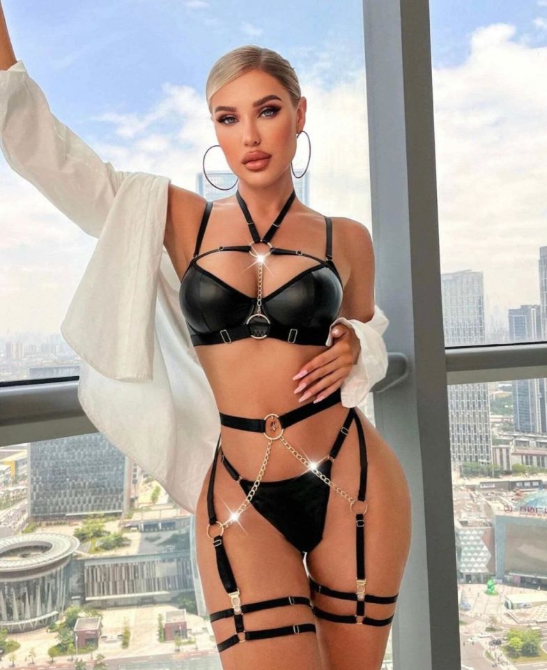 Siyah Deri Görünümlü Zincir Aksesuarlı Seksi Jartiyer Takım-8402 L