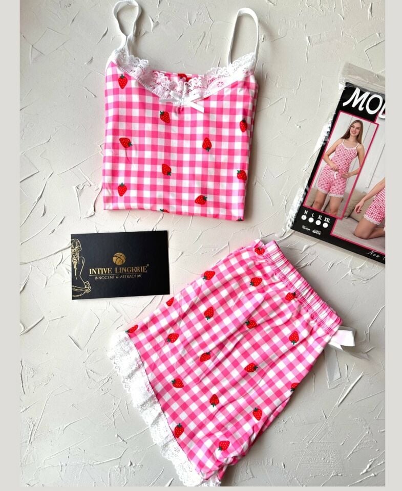 Intive Dantel Detaylı Yumuşacık Pembe Çilek Desenli Askılı Bluz Şort Pijama Takımı Pembe - XL