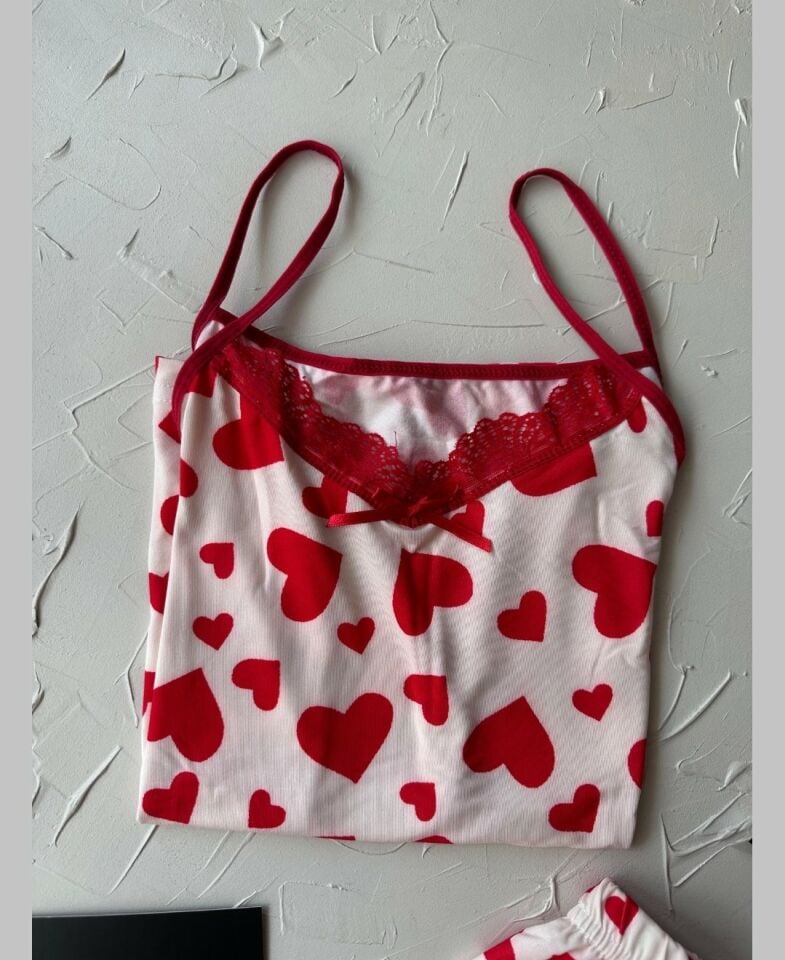 Intive Dantel Detaylı Yumuşacık Kırmızı Beyaz Kalp Desenli Askılı Bluz Şort Pijama Takımı Beyaz/Kırmızı - XL