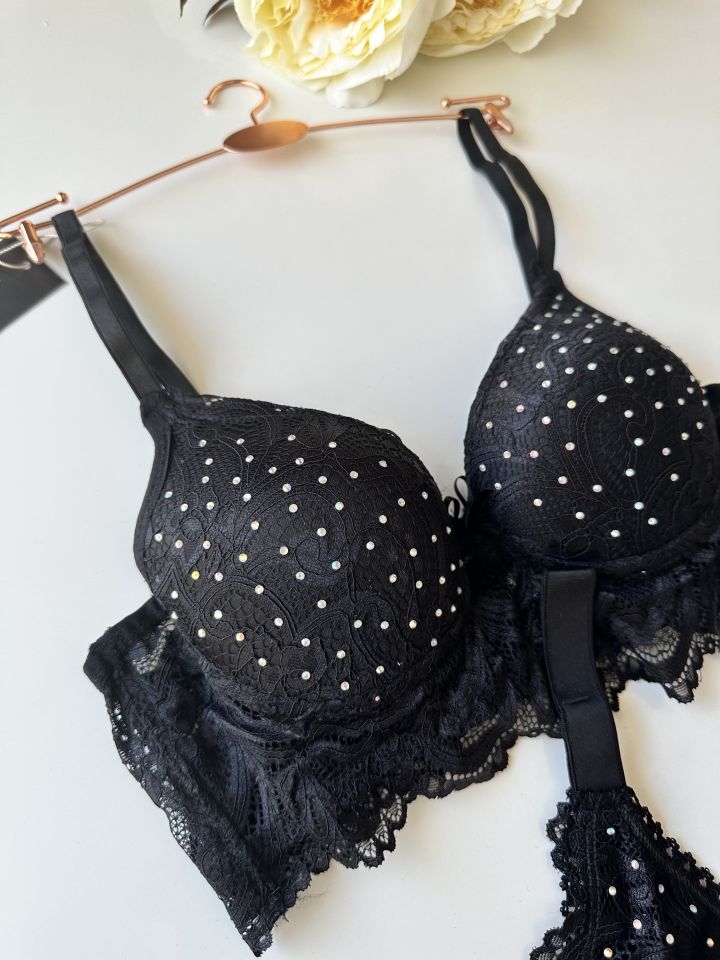 Serpme Parlak Taş Detaylı Yumuşak Dantel Push-up Sütyen Takım Siyah - 75B