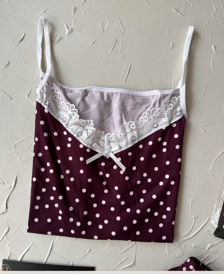 Intive Dantel Detaylı Yumuşacık Mürdüm Puantiye Desenli Askılı Bluz Şort Pijama Takımı Mürdüm - XL