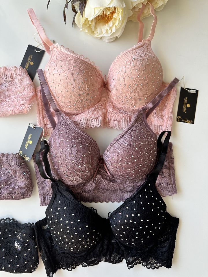 Serpme Parlak Taş Detaylı Yumuşak Dantel Push-up Sütyen Takım Siyah - 90B