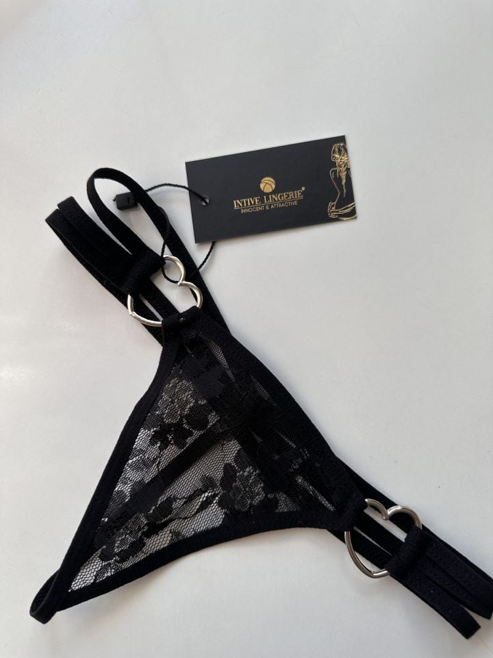 Kadın Transparan Dantelli Kalp Aksesuar Detaylı String (Siyah/Kırmızı) Siyah - L/XL