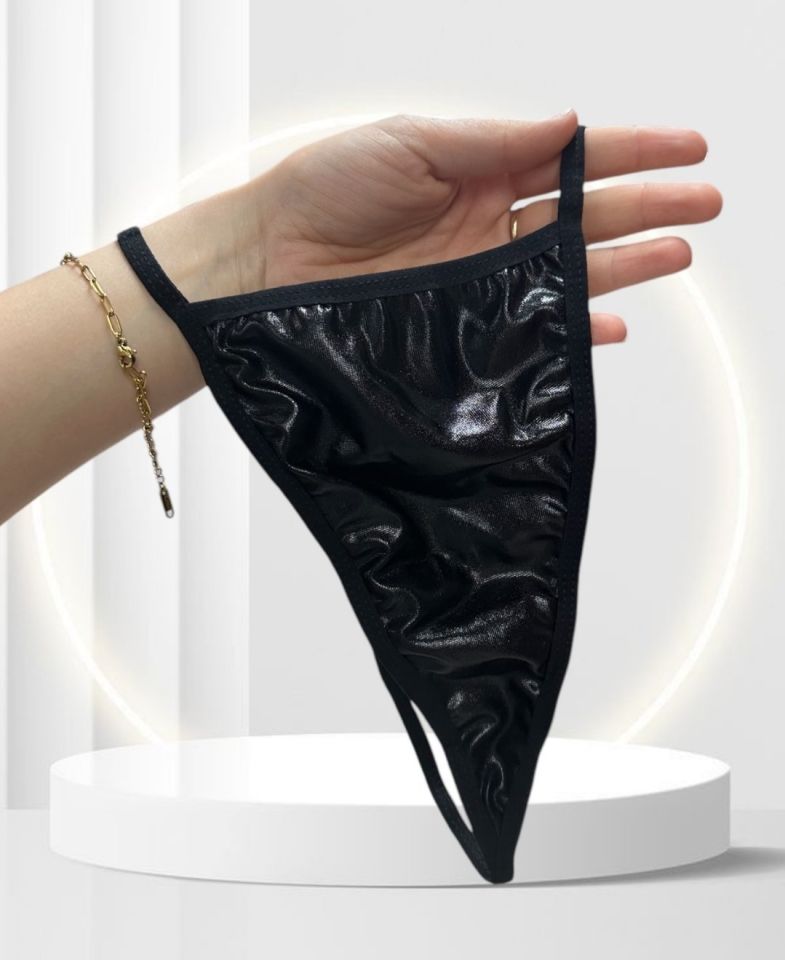 Jesica Siyah Parlak Kumaşlı Sütyeni Zincir Detaylı Mini Etek-Bralet-String-Taç Takım Siyah - S/M