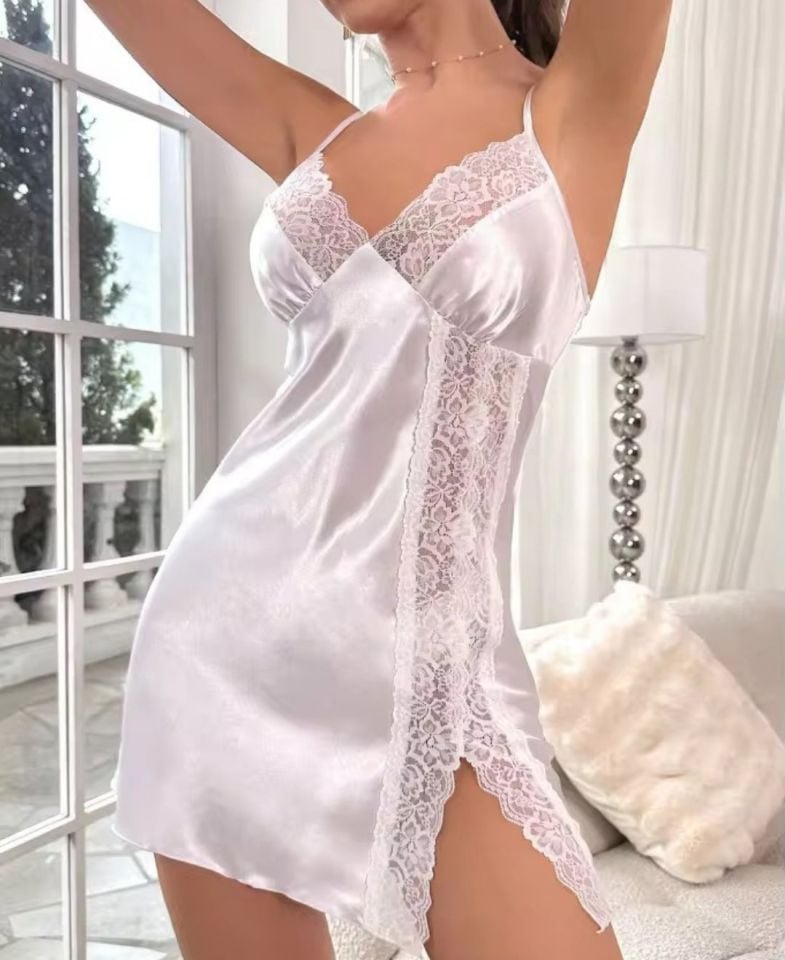 Intive Dantelli Saten İnce Askılı V Yaka Yandan Yırtmaçlı Mini Gecelik (441-459) Beyaz - L/XL