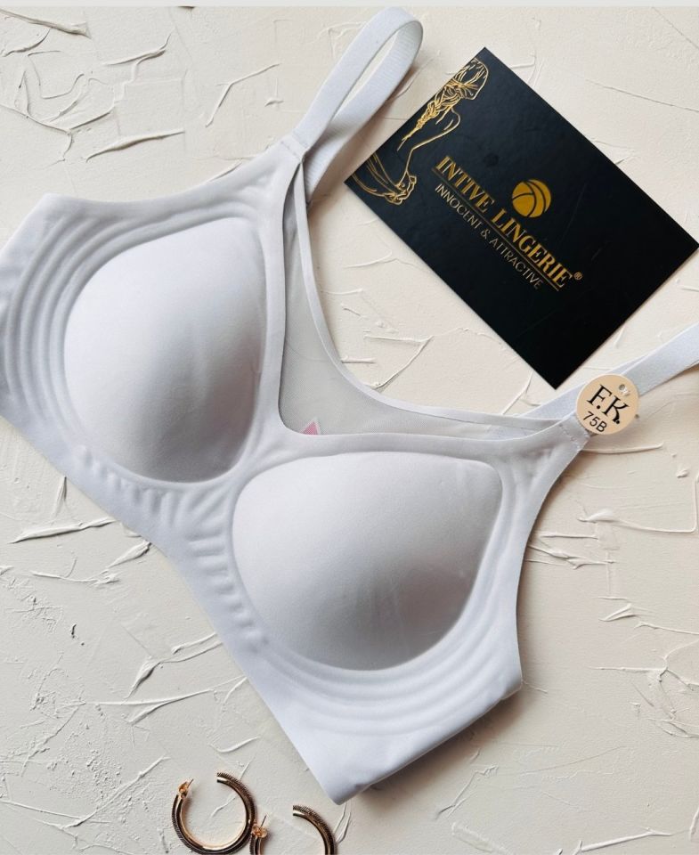 Audrey Önü Esnek File Detaylı Hafif Destekli Balensiz Dikişsiz İz Belli Etmez Kopçalı Sütyen Audrey Önü Esnek File Detaylı Hafif Destekli Balensiz Dikişsiz İz Belli Etmez Kopçalı Sütyen