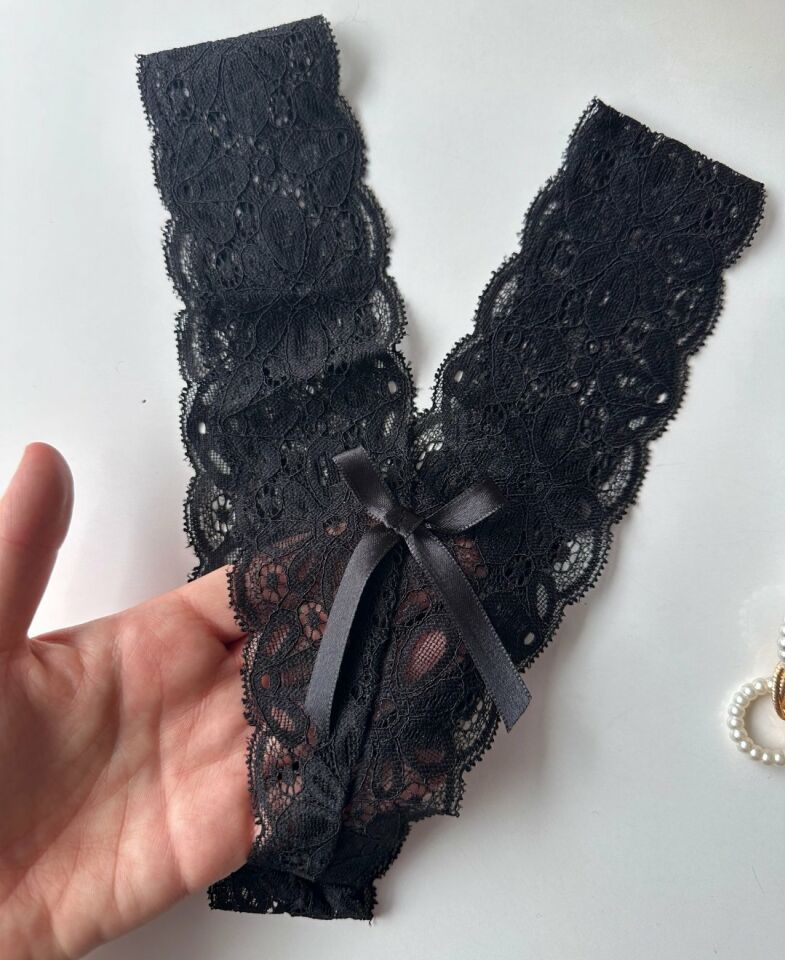 Kadın Yumuşak Dantelli V Kesim Seksi Tanga (Siyah, Beyaz, Kırmızı) -9122 Siyah - Tek Ebat