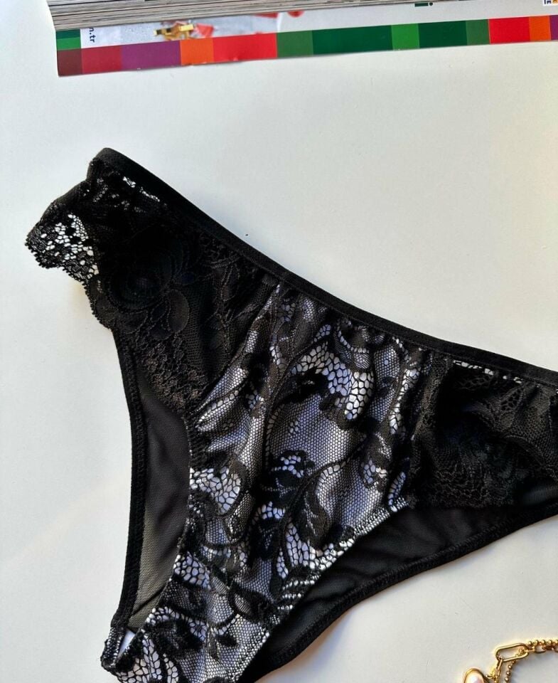 Siyah Dantelli Beyaz Kumaş Detaylı Arkası Transparan Slip Siyah - XXL