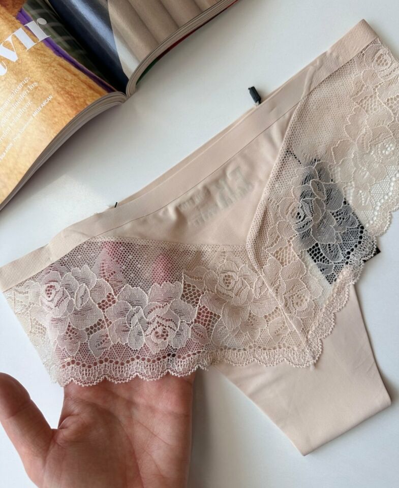 Orijinal Lazer Kesim Üstün Kalite Spandex Invisible Dikişsiz Dantelli Slip/Tanga - 2800 Bej - S
