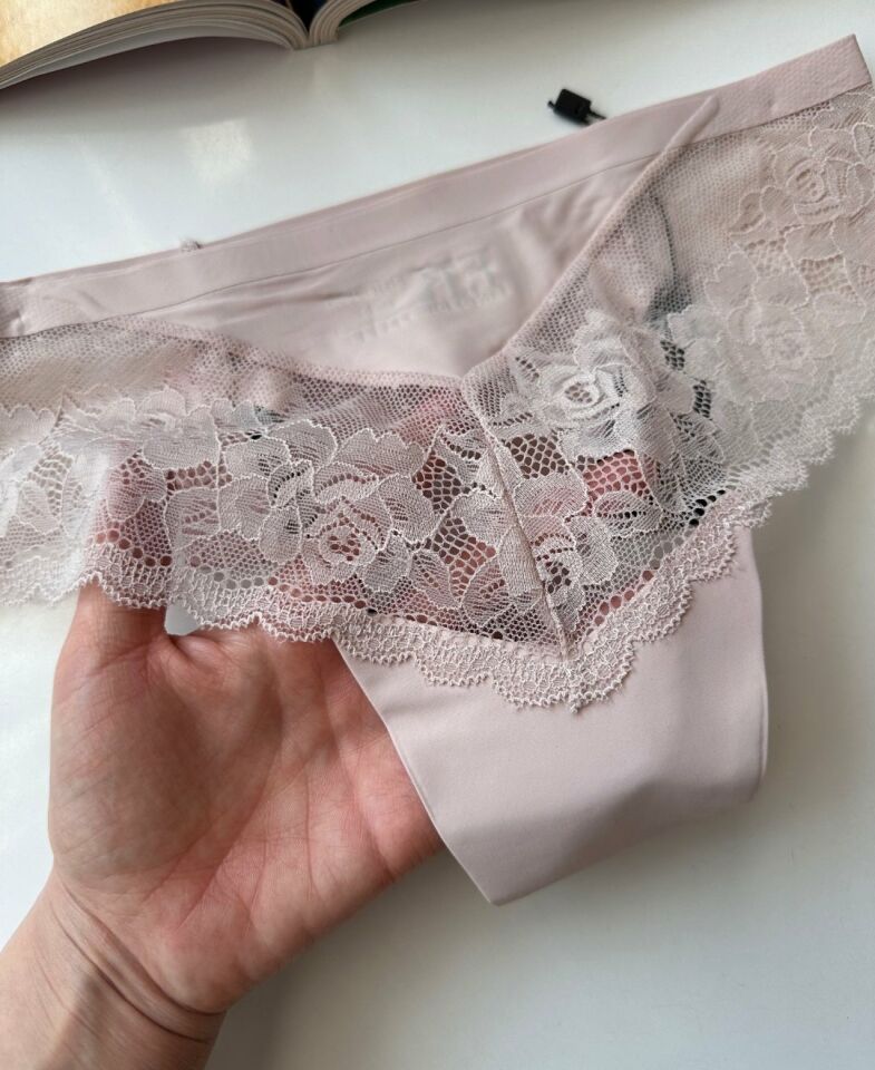 Orijinal Lazer Kesim Üstün Kalite Spandex Invisible Dikişsiz Dantelli Slip/Tanga - 2800 Pudra  - L