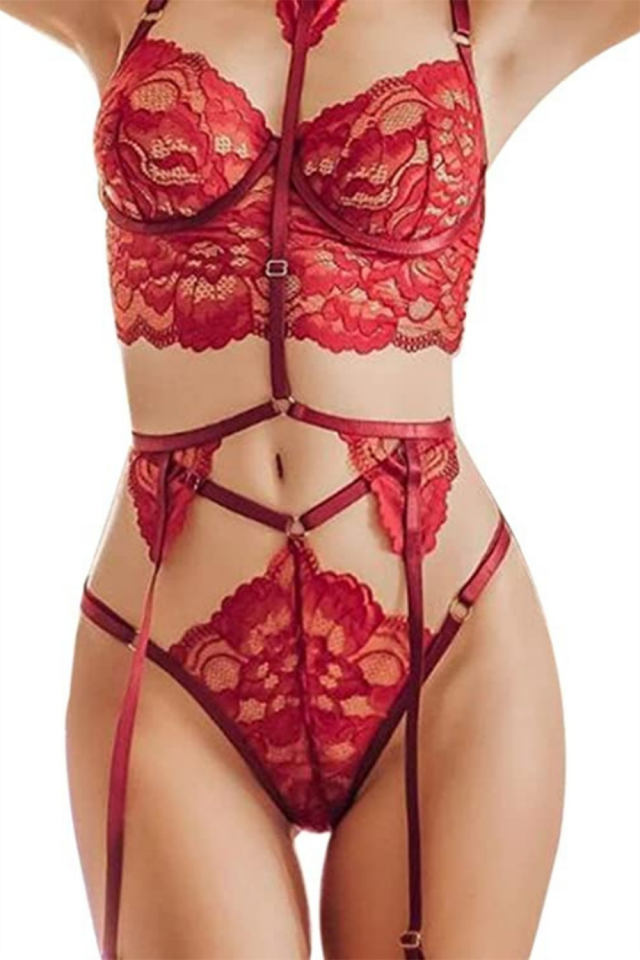 YNT Kırmızı Dantel Harnes Detaylı Seksi İç Çamaşırı 16026 Kırmızı - S/M