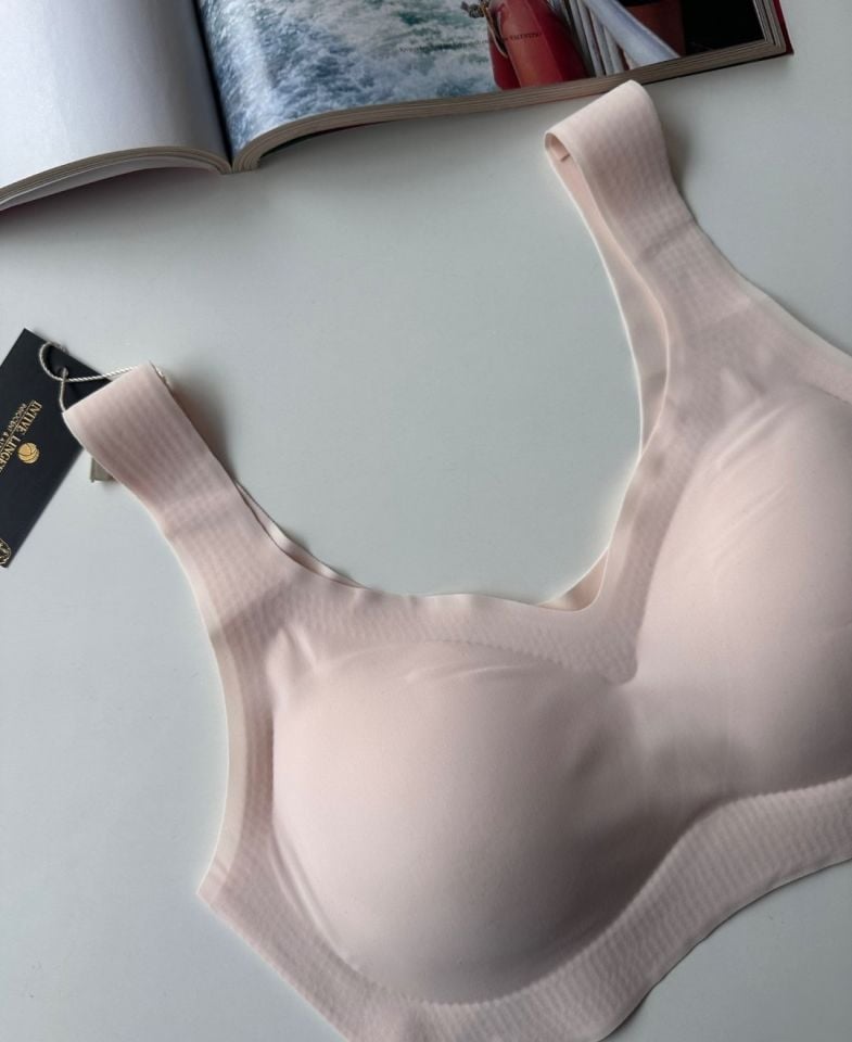 Carla Balensiz Dikişsiz Push-up Invisible Ice-Silk (Görünmez) Sütyen - İthal Bra Carla Balensiz Dikişsiz Push-up Invisible Ice-Silk (Görünmez) Sütyen - İthal Bra