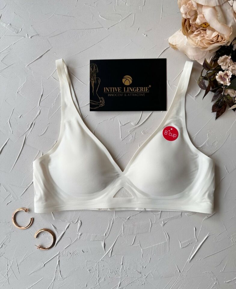 Eleanor Önü ve Yanı Dantel Detaylı Dikişsiz Lazer Kesim İnce Askılı V Yaka Hafif Destekli Sütyen Ekru - 85B