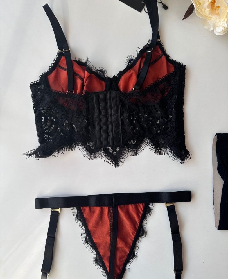 Sakallı Dantelden Balenli Sütyen Jartiyerli String Çoraplı Takım - 10100 Siyah - XL