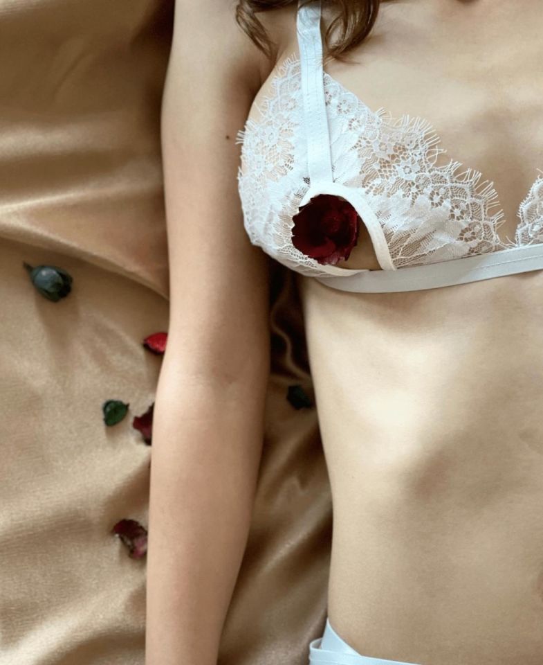Lacy Dream White Beyaz Dantelli Göğüs Ucu Açık Jartiyer Takım Beyaz - M