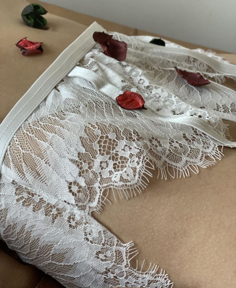 Lacy Dream White Beyaz Dantelli Göğüs Ucu Açık Jartiyer Takım Beyaz - M