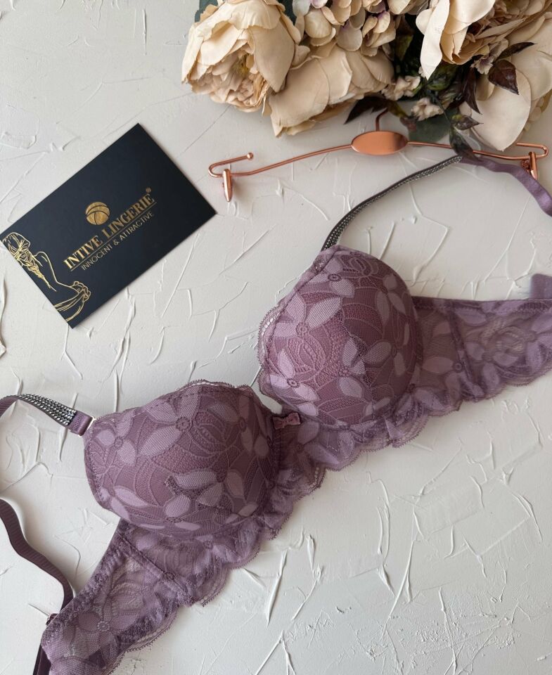 Jasmine Askıları Parlak Taşlı Hafif Destekli Dantelli Soft Cup İthal Sütyen (B-C Cup) Mor - 90