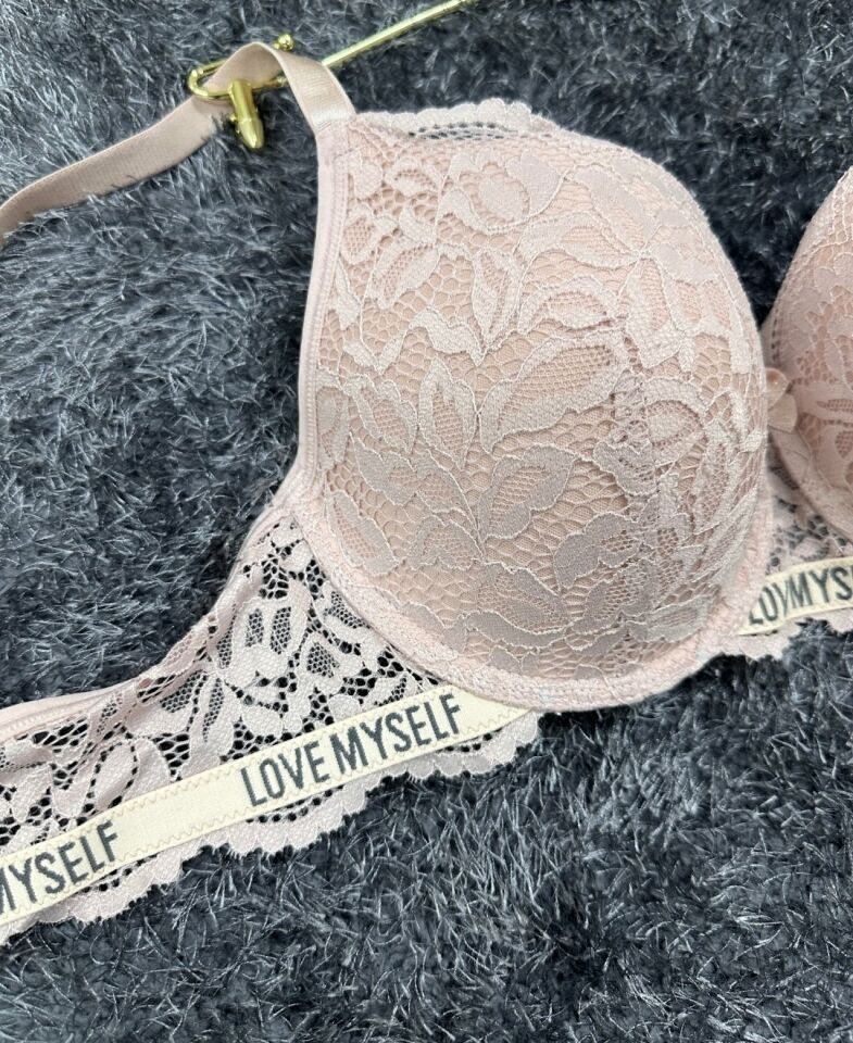 -Love myself- Yazılı Balenli Dantelli Desteksiz B-C Cup Uyumlu Sütyen (Gri,Siyah,Pudra) Pudra  - 90