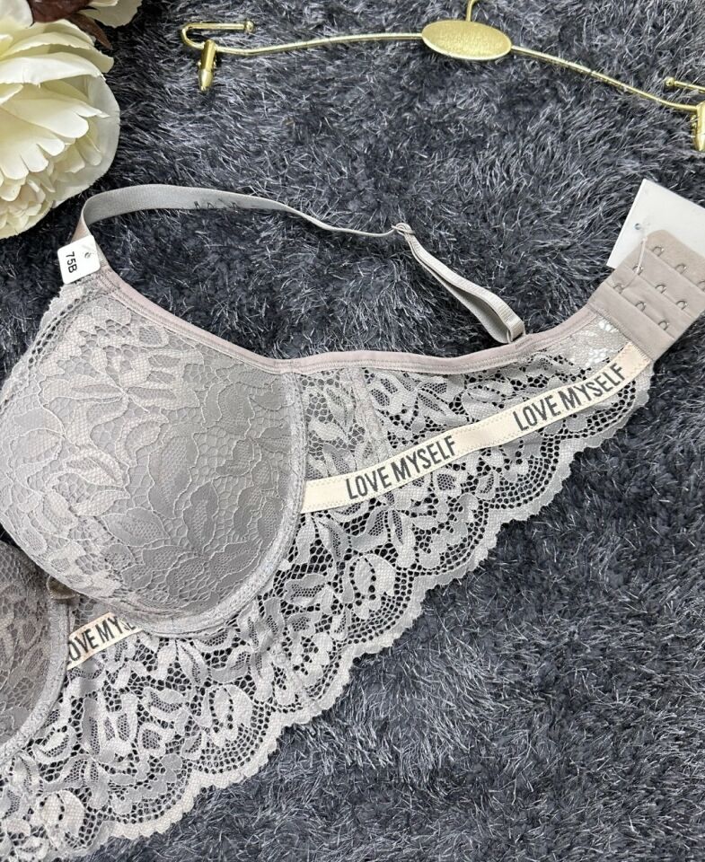 -Love myself- Yazılı Balenli Sakallı Dantel Hafif Destekli B-C Cup Uyumlu Sütyen Gri - 85B