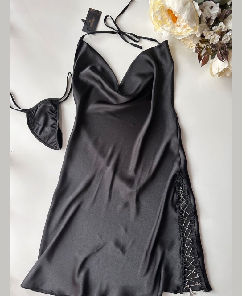 Siyah Derin Dekolte Degaje Yaka Yanı Aksesuar Detaylı Mini Gecelik/Babydoll- 3023 Siyah - L/XL