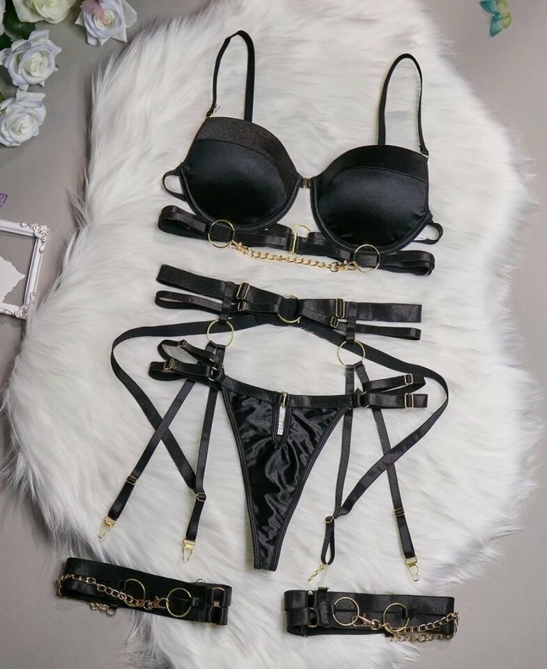 Adeline Saten Bacak Aksesuarlı Zincir Detaylı İthal Harness Jartiyerli Sütyen Takım (Limited) Siyah - XL