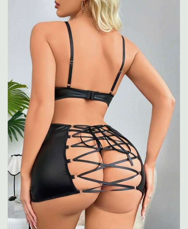 Jesica Arkası Açık Bağlamalı Önü Derin Dekolte Açık Jartiyerli Fantasy Gecelik (ÇORAPSIZ) Siyah - L/XL