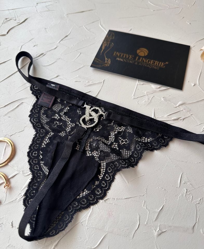 Intive Siyah Arkası Taşlı VS Logolu Dantelli Kaliteli İp G-String Siyah - Standart