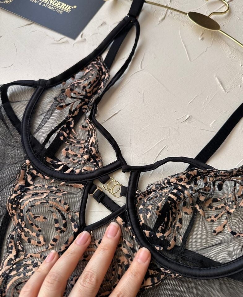 Intive Siyah Transparan Tasarım Üstün Kalite Balenli Önü Leopar Desenli Tül Gecelik G-String Takım Siyah - L