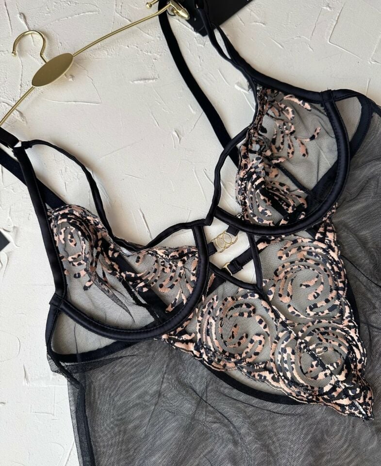 Intive Siyah Transparan Tasarım Üstün Kalite Balenli Önü Leopar Desenli Tül Gecelik G-String Takım Siyah - L