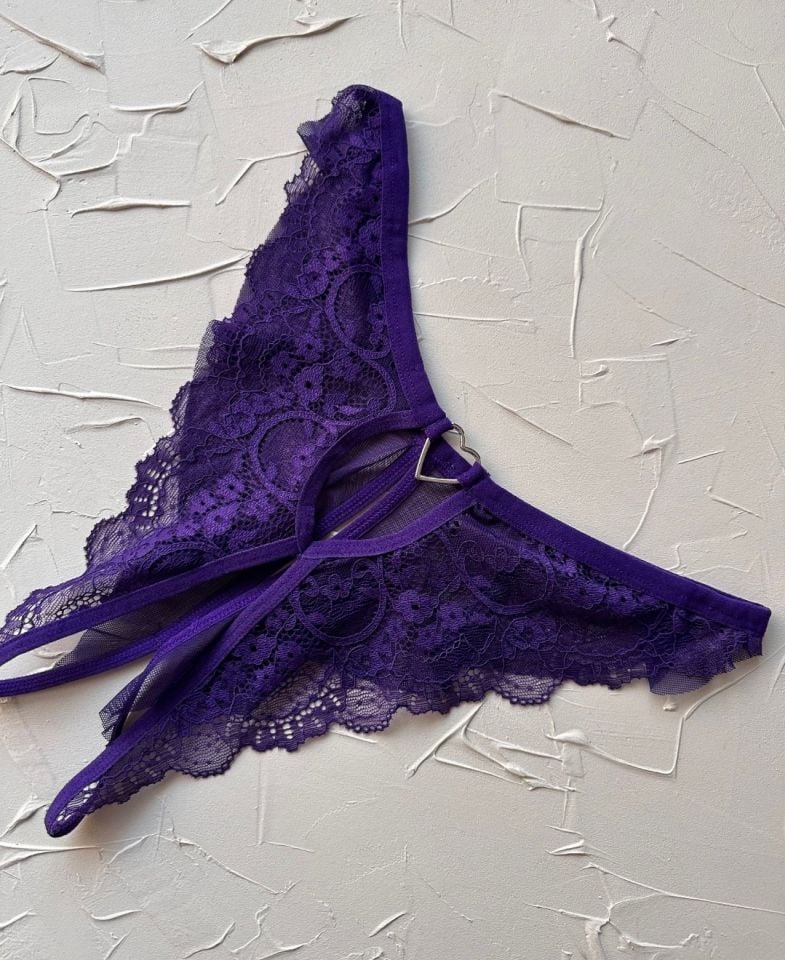 Lisa Dantelli Özel Bölgesi Açık Arkası Tül ve Açık Fantezi String (Limited) Mor - Tek Ebat