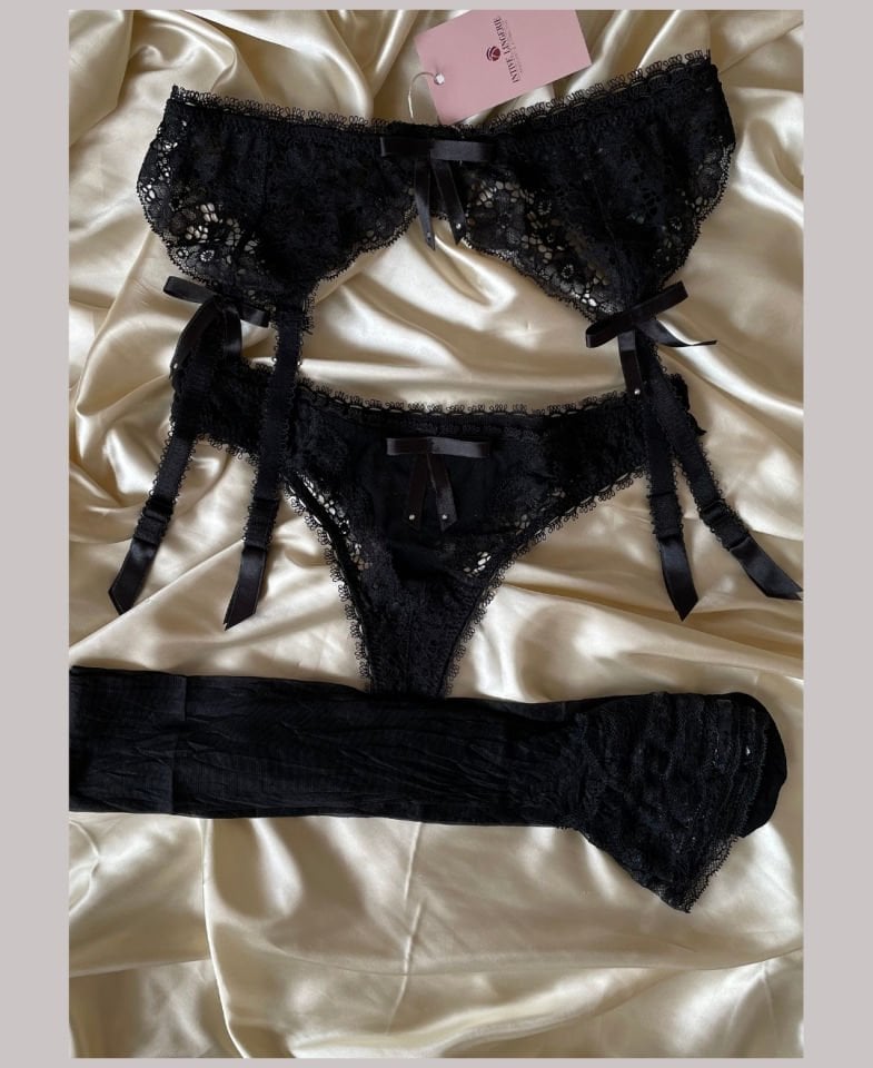 Intive Üçlü Dantelli Jartiyer Takım (Jartiyer, Tanga ve Çorap) -1001 Siyah - XL