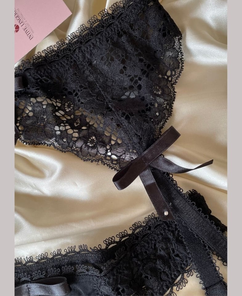 Intive Üçlü Dantelli Jartiyer Takım (Jartiyer, Tanga ve Çorap) -1001 Siyah - XL