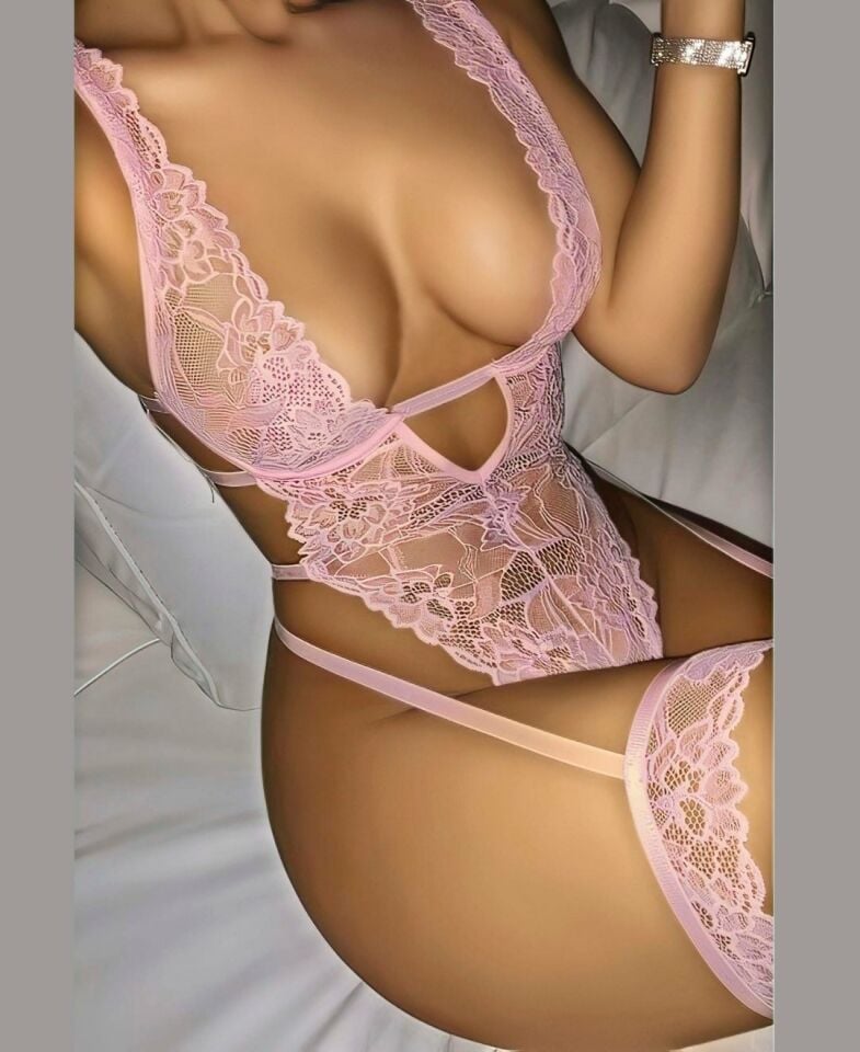 Kadın Pembe Derin Dekolte Jartiyerli Bacak Aksesuarlı Dantelli Bodysuit-00102 Pembe - L/XL