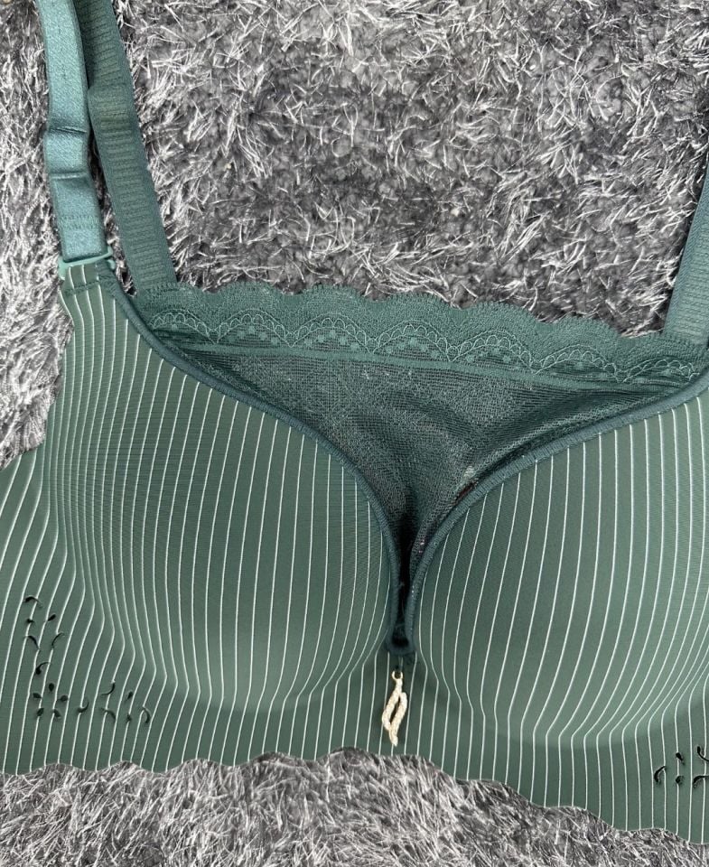 İthal Çizgili Önü Dantelli Lazer Kesim Soft Push Up Balensiz Sütyen - 1202 Yeşil - 75B