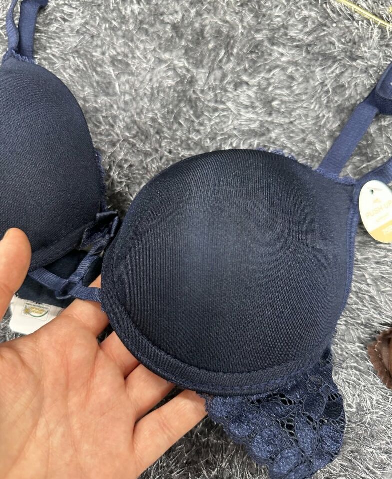 Günlük Kullanım Full Push-up Yanları Dantelli Önü Halka Detaylı Sütyen Lacivert - 80B
