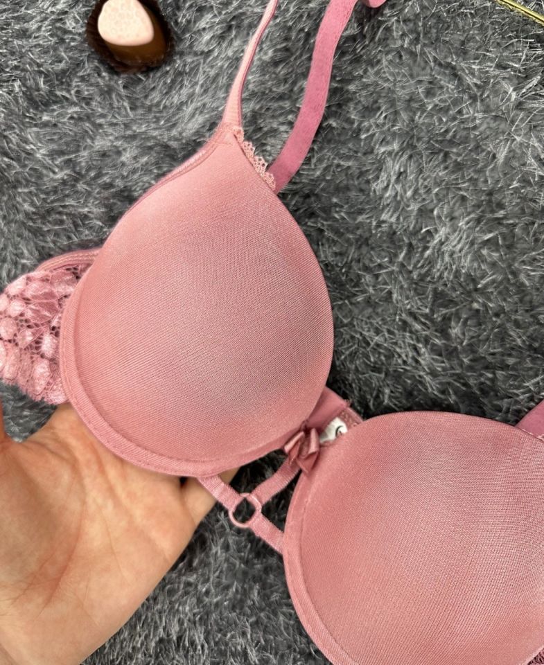 Günlük Kullanım Full Push-up Yanları Dantelli Önü Halka Detaylı Sütyen Pembe - 75B