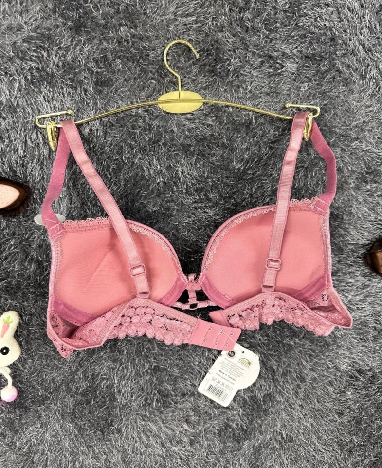 Günlük Kullanım Full Push-up Yanları Dantelli Önü Halka Detaylı Sütyen Pembe - 85B