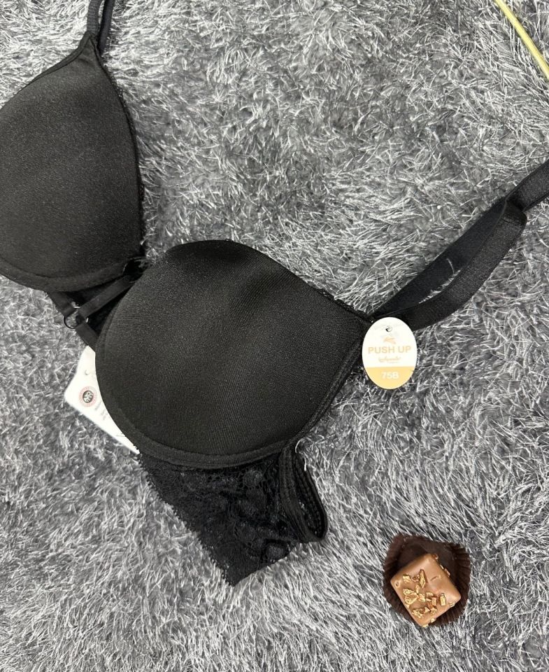 Günlük Kullanım Full Push-up Yanları Dantelli Önü Halka Detaylı Sütyen Siyah - 80B