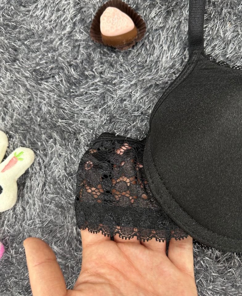 Günlük Kullanım Full Push-up Yanları Dantelli Önü Halka Detaylı Sütyen Siyah - 80B