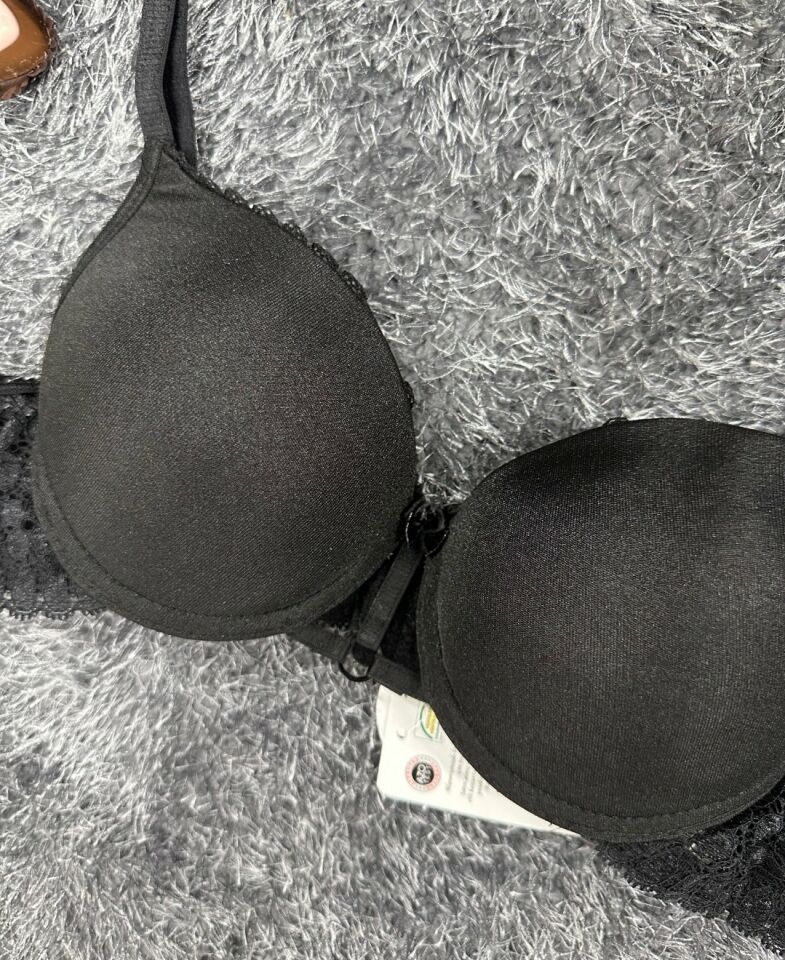 Günlük Kullanım Full Push-up Yanları Dantelli Önü Halka Detaylı Sütyen Siyah - 85B